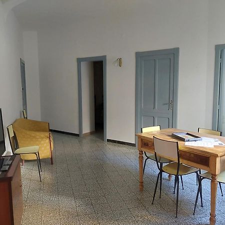Casa Vacanze Zarinu Orgosolo Kültér fotó