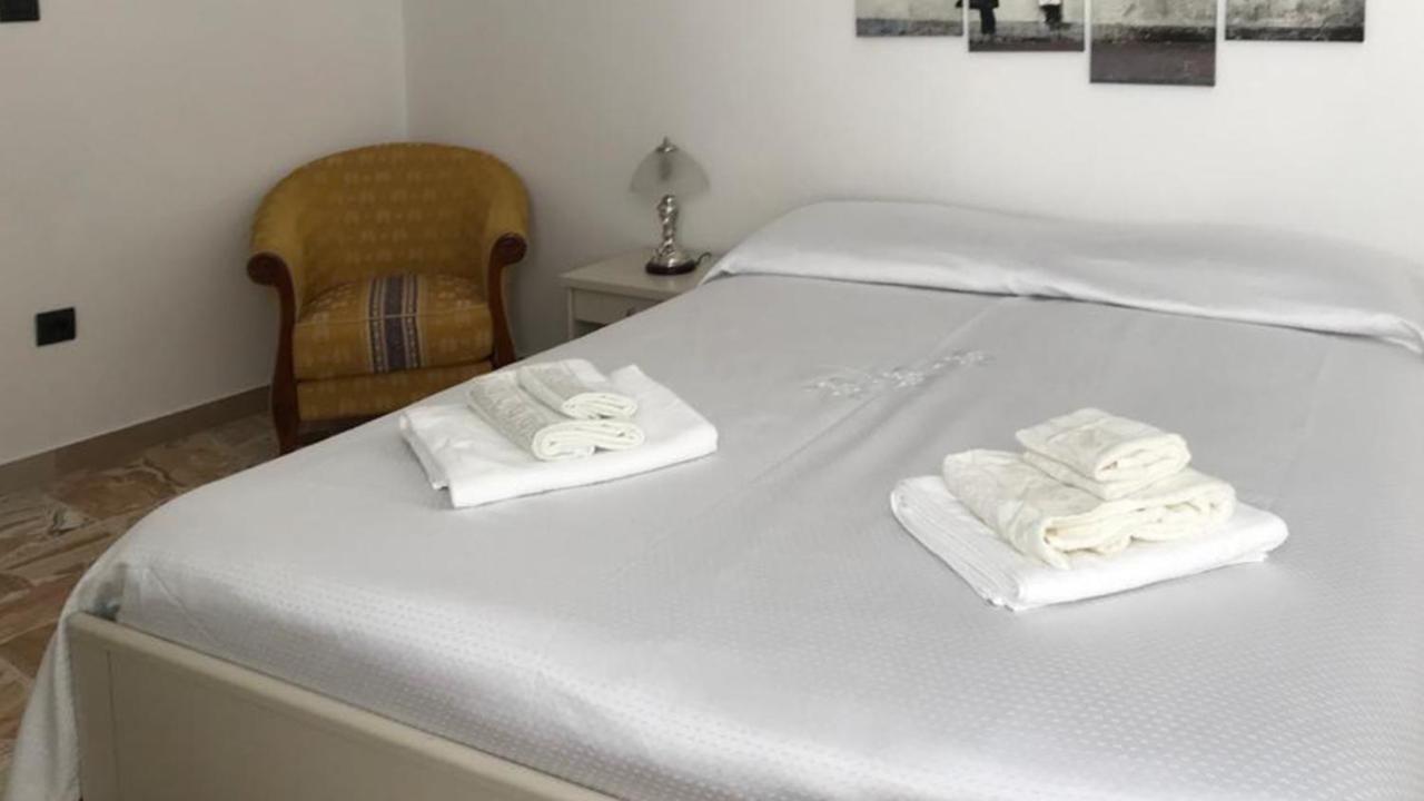 Casa Vacanze Zarinu Orgosolo Kültér fotó