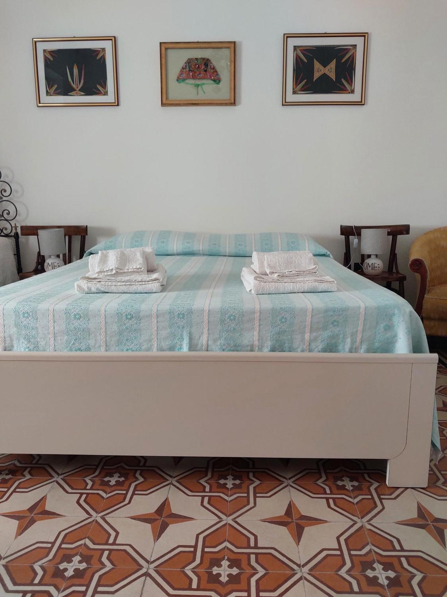 Casa Vacanze Zarinu Orgosolo Kültér fotó