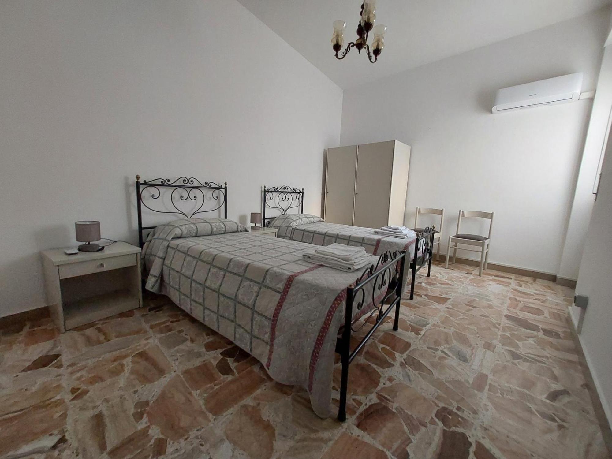 Casa Vacanze Zarinu Orgosolo Kültér fotó