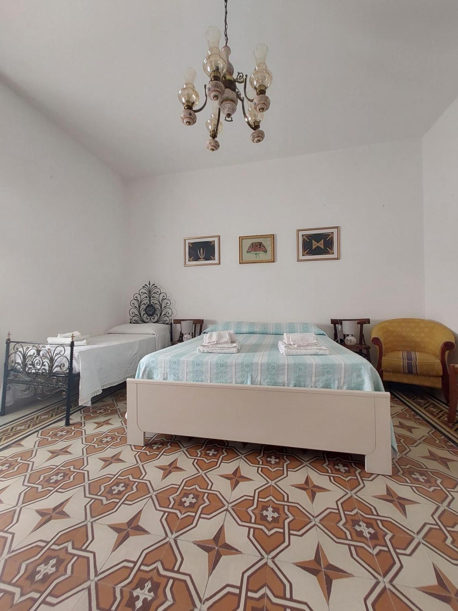 Casa Vacanze Zarinu Orgosolo Kültér fotó